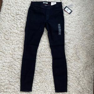 Tommy Hilfiger Pull-on Legging in denim color. Size XS (may fit size 26)